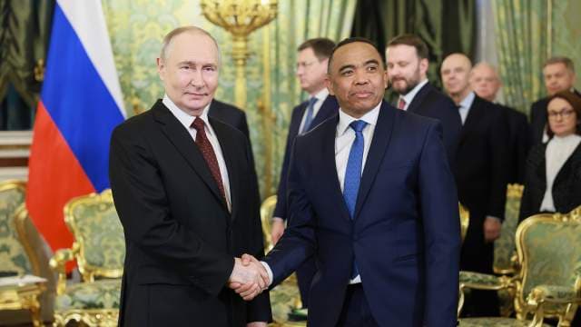 Putin Courts Madagascar: What's REALLY Behind the Kremlin's Island Charm Offensive?