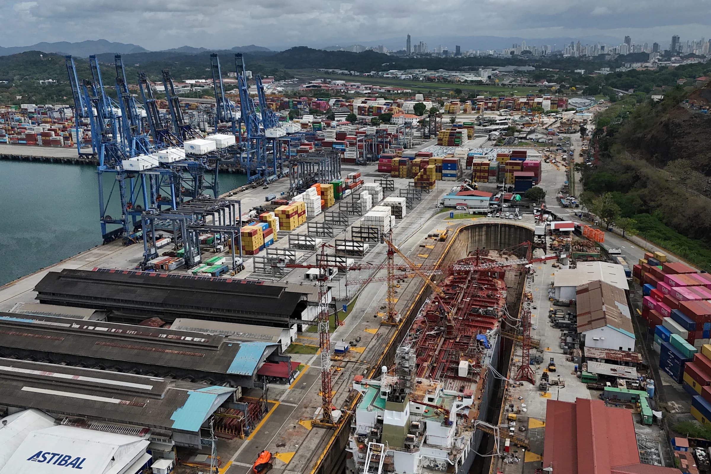 Panama Canal Chaos: Hong Kong Operator Loses Ports – Is Global Trade Next?